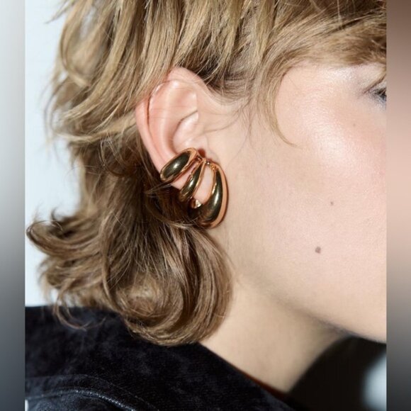 Zara Gold Ear Cuffs NWT ✨✨✨😍🔥🔥 - Picture 2 of 7